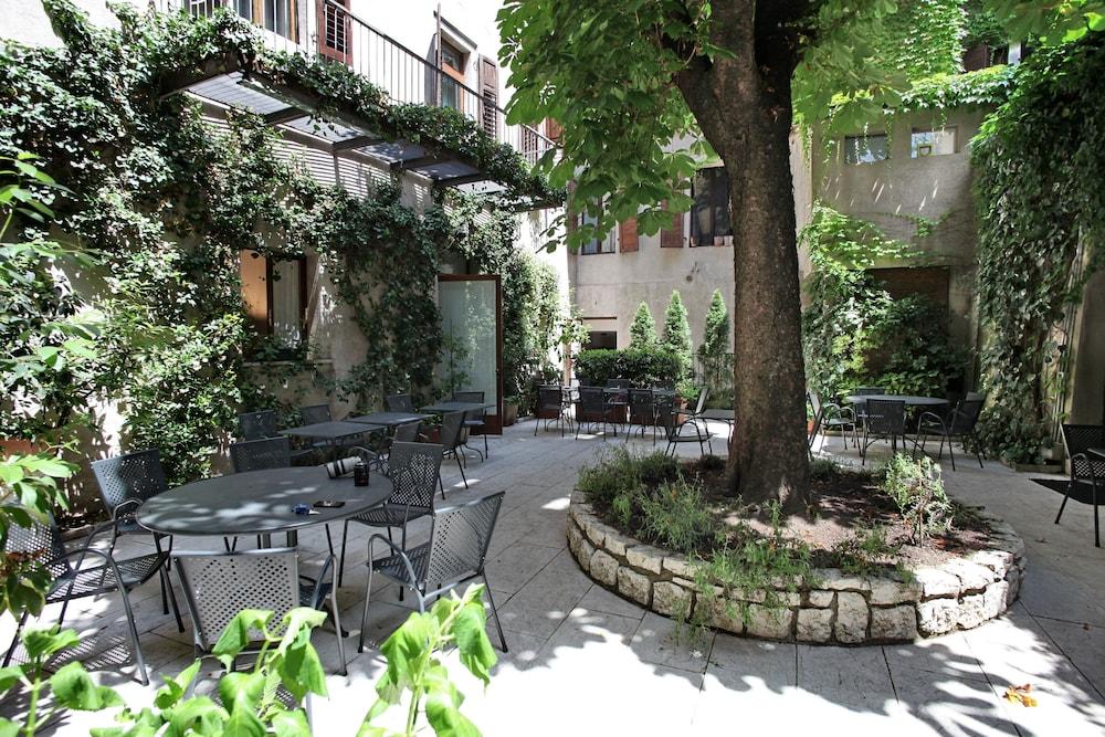 Albergo Accademia Trento Eksteriør billede