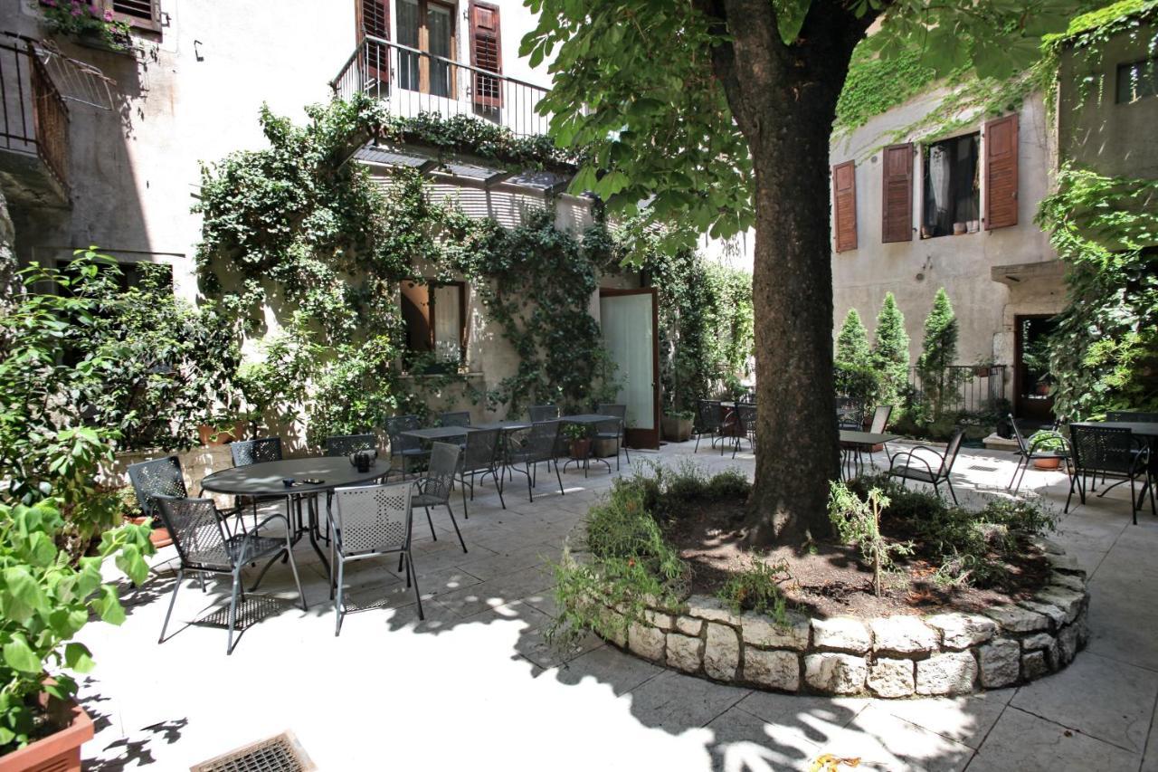 Albergo Accademia Trento Eksteriør billede